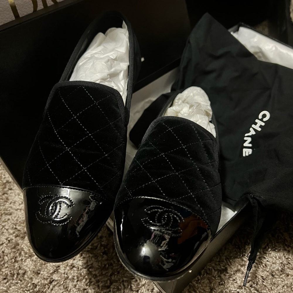 RARE Chanel Moccasins Loafers Velvet - Black Size 37.5, worn 2x